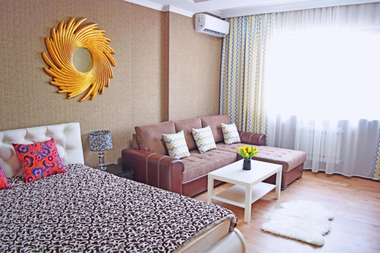 Sunny Apartment With Mountain View 비슈케크 외부 사진